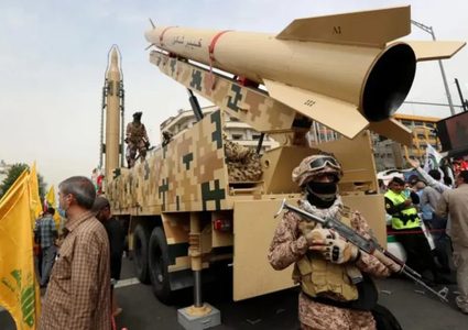 الحرس الثوري الإيراني يطلق "وعد صادق 4" ويستهدف قواعد أميركية وإسرائيلية