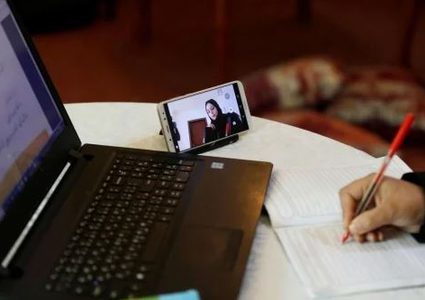 التربية والتعليم تعلن استمرار التعليم الإلكتروني حتى 4 نيسان