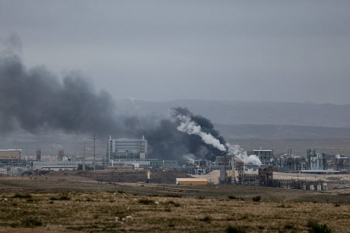 أداما: أضرار تلحق بمستودع للبضائع في إسرائيل بسبب حطام صاروخ إيراني