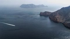 إيران تخطط لفرض رسوم “عبور آمن” في مضيق هرمز