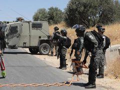 الاحتلال يعيق حركة المواطنين جنوب جنين