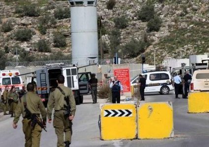 إصابة برصاص الاحتلال وإغلاق حاجز عناب شرق طولكرم