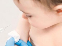 وزارة الصحة تطلق الحملة الاستدراكية الثالثة لتطعيم الأطفال دون سن الثالثة في غزة