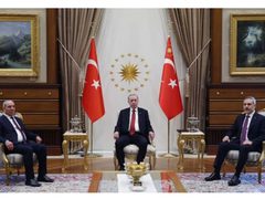 وفد فلسطيني برئاسة الشيخ يلتقي وزير الخارجية التركي