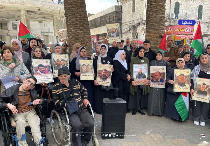 تغطية صحفية : وقفة احتجاجية لأهالي الشهداء في نابلس رفضًا لقرار إعدام الأسرى الفلسطينيين