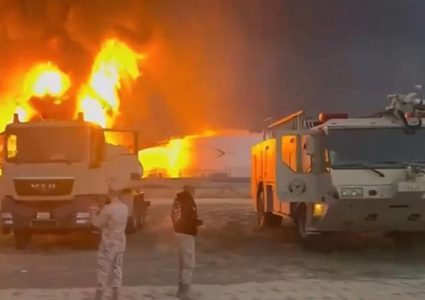 حريق كبير في مطار الكويت وشركة في البحرين جراء هجمات بالمسيرات