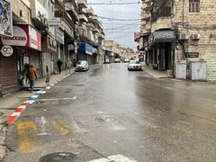 إضراب شامل يعم مدينة نابلس وباقي الضفة احتجاجا على قانون اعدام الأسرى
