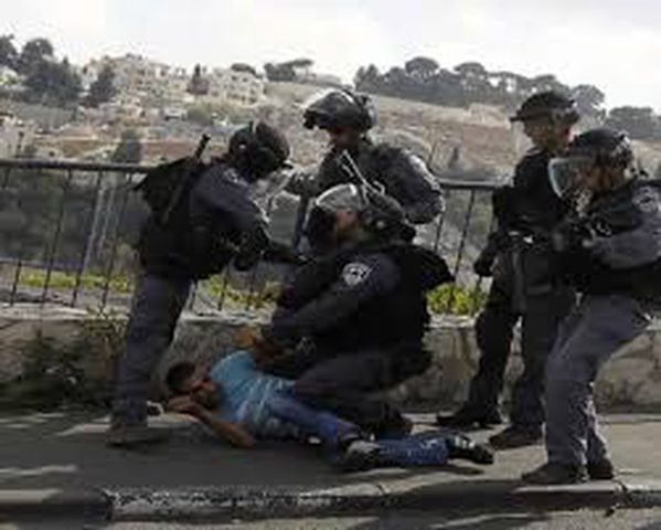 الاحتلال يعتدي على شابين في بيت حنينا شمال غرب القدس
