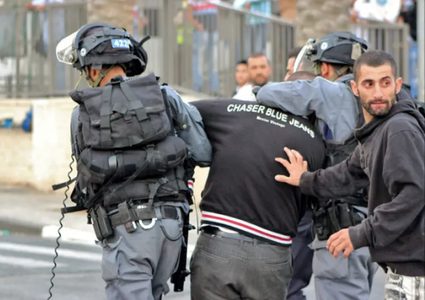 قوات الاحتلال تعتقل ٤ مواطنين من رام الله