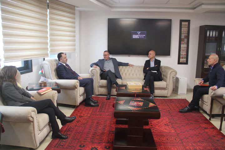 سلطة المياه وUNDP تبحثان دعم قطاع المياه في غزة وتعزيز مشاريع الآبار في الضفة