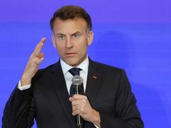 ماكرون: “تحرير” مضيق هرمز بالقوة العسكرية أمر غير واقعي