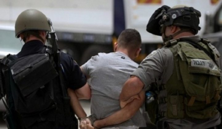 الاحتلال يعتقل طفلا من العروب