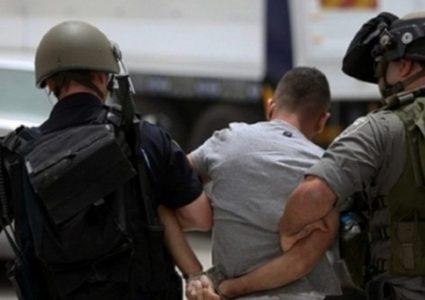 الاحتلال يعتقل طفلا من العروب