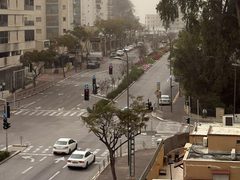 صاروخ من إيران: أضرار لحقت بالمباني والمركبات في كريات آتا وحيفا