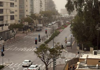 صاروخ من إيران: أضرار لحقت بالمباني والمركبات في كريات آتا وحيفا