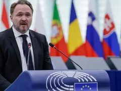 مفوض الطاقة الأوروبي: أزمة الطاقة ستطول ونحذر من صدمة طويلة الأمد