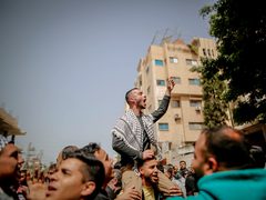 وقفة جماهيرية نظّمتها حركة "فتح" في غزة أمام الصليب الأحمر، رفضًا لقانون إعدام الأسرى، بمشاركة قيادات وأسرى محررين وفعاليات وطنية، تأكيدًا على دعم قضية الأسرى ورفض استهداف حقوقهم.
