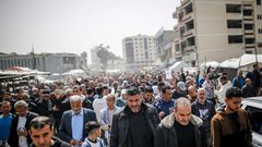 وقفة جماهيرية نظّمتها حركة "فتح" في غزة أمام الصليب الأحمر، رفضًا لقانون إعدام الأسرى، بمشاركة قيادات وأسرى محررين وفعاليات وطنية، تأكيدًا على دعم قضية الأسرى ورفض استهداف حقوقهم.