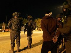 قوات الاحتلال تعتقل شابا من الدوحة غرب بيت لحم