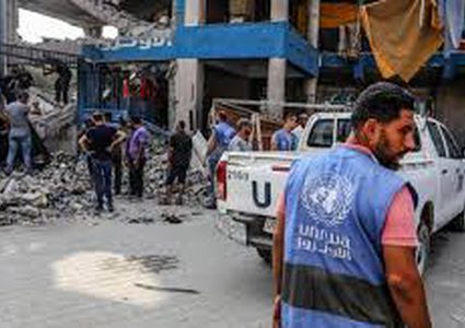 الأونروا: ضغوط سياسية واقتصادية تقلص خدمات للاجئين الفلسطينيين 20 %