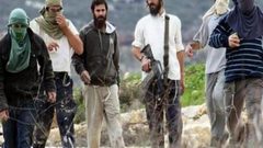 مستوطنون يهاجمون تجمعاً بدوياً قرب العوجا ويستولون على ممتلكات ويخربون أخرى