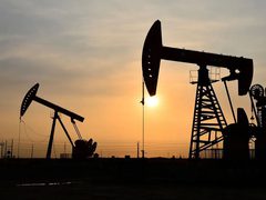 ارتفاع أسعار النفط بسبب تأثر الإمدادات