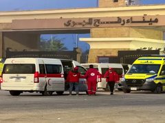 الاحتلال يمنع سفر الحالات الإنسانية أو عودتهم من الخارج عبر معبر رفح