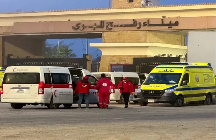 الاحتلال يمنع سفر الحالات الإنسانية أو عودتهم من الخارج عبر معبر رفح