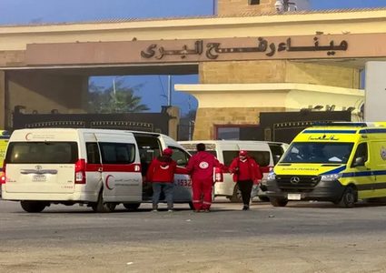 الاحتلال يمنع سفر الحالات الإنسانية أو عودتهم من الخارج عبر معبر رفح