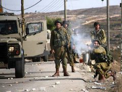 الاحتلال يقتحم مردا ويداهم عدة منازل