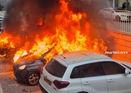 تل أبيب تستيقظ على صاروخ عنقودي.. إصابات بينها خطيرة ودمار واسع