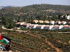 مستوطنون يقيمون بؤرة استيطانية جديدة شمال الضفة الغربية وسط توتر متصاعد