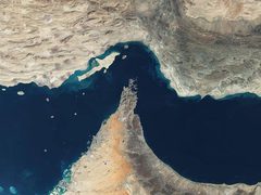 طهران ترفض ربط فتح مضيق هرمز بهدنة مؤقتة