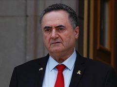 كاتس: إسرائيل شنّت هجوما على منشأة بتروكيماوية إيرانية كبيرة