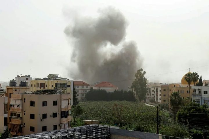 مع قرب انتهاء مهلة ترامب... غارات تطال البنى التحتية في إيران