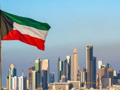 الكويت تطالب المواطنين والمقيمين بالبقاء فى منازلهم حتى صباح الأربعاء
