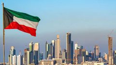 الكويت تطالب المواطنين والمقيمين بالبقاء فى منازلهم حتى صباح الأربعاء