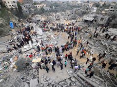 12 شهيدًا والقصف المدفعي متواصل شرق غزة