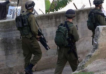 وفاة مسنة بسكتة قلبية خلال اقتحام الاحتلال منزلها شرق قلقيلية