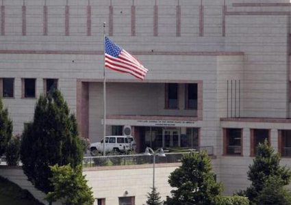 السفارة الأمريكية في مصر تحذر رعاياها وتعدد مواقع "قد تكون أهدافًا محتملة"