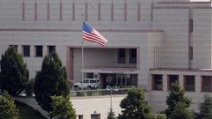 السفارة الأمريكية في مصر تحذر رعاياها وتعدد مواقع "قد تكون أهدافًا محتملة"