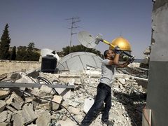 الاحتلال يجبر مقدسيا على هدم منزله ذاتيا في سلوان