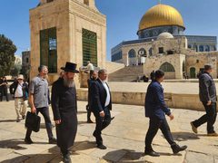 الخارجية تدين تصعيد اقتحامات المستوطنين للأقصى وتحذر من فرض وقائع جديدة