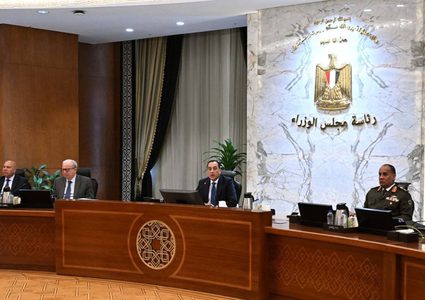 مصر: تعديل مواعيد إغلاق المحال من 9 إلى 11 مساءً حتى نهاية أبريل