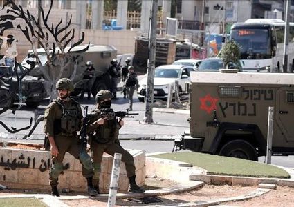 إصابة 3 مواطنين بينهم طفل خلال اقتحام قوات الاحتلال حي أم الشرايط