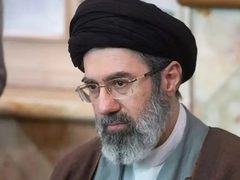 الزعيم الأعلى الإيراني: إدارة مضيق هرمز ستدخل مرحلة جديدة