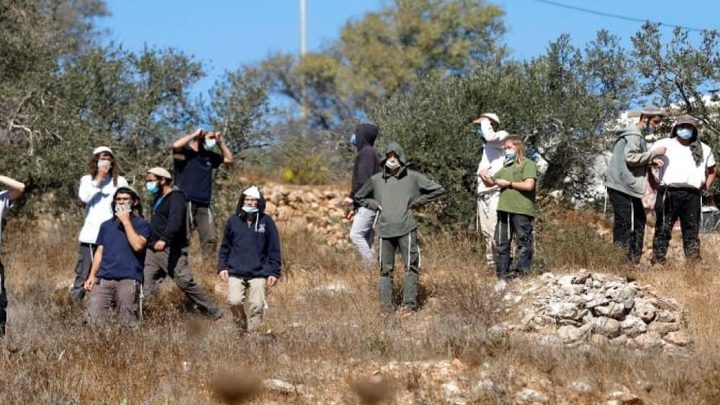 مستوطنون يهاجمون منزلا في بورين جنوب نابلس