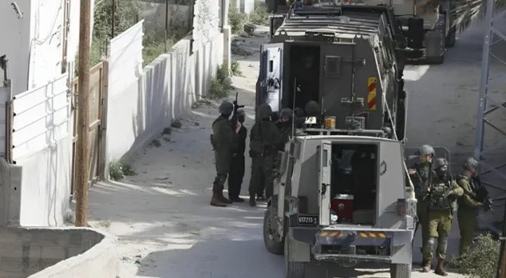 الاحتلال يقتحم مخيم قلنديا شمال القدس المحتلة