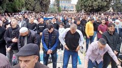 عشرات الآلاف يعمرون المسجد الأقصى المبارك في جمعته الأولى بعد الإغلاق الطويل الذي فرضه الاحتلال خلال الحرب مع إيران.