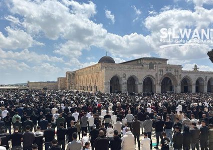 عشرات الآلاف يعمرون المسجد الأقصى المبارك في جمعته الأولى بعد الإغلاق الطويل الذي فرضه الاحتلال خلال الحرب مع إيران.